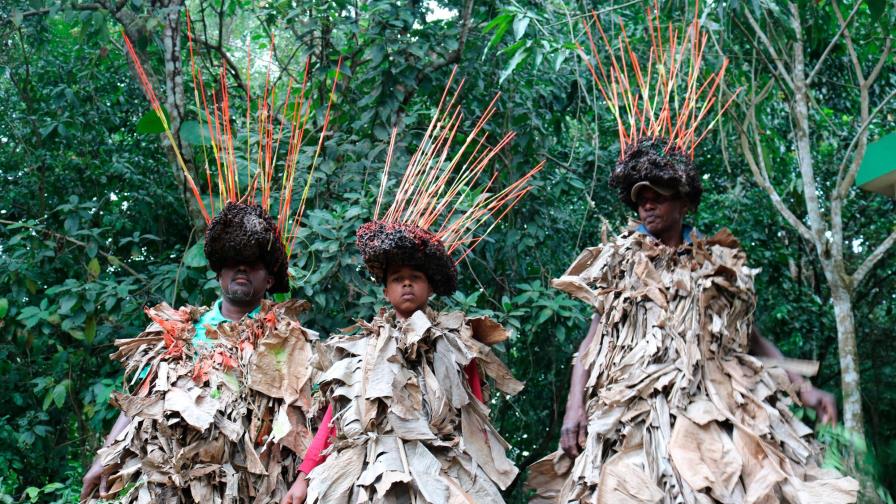 Las Marimantas de Yerba Buena: Entre púas y comején 