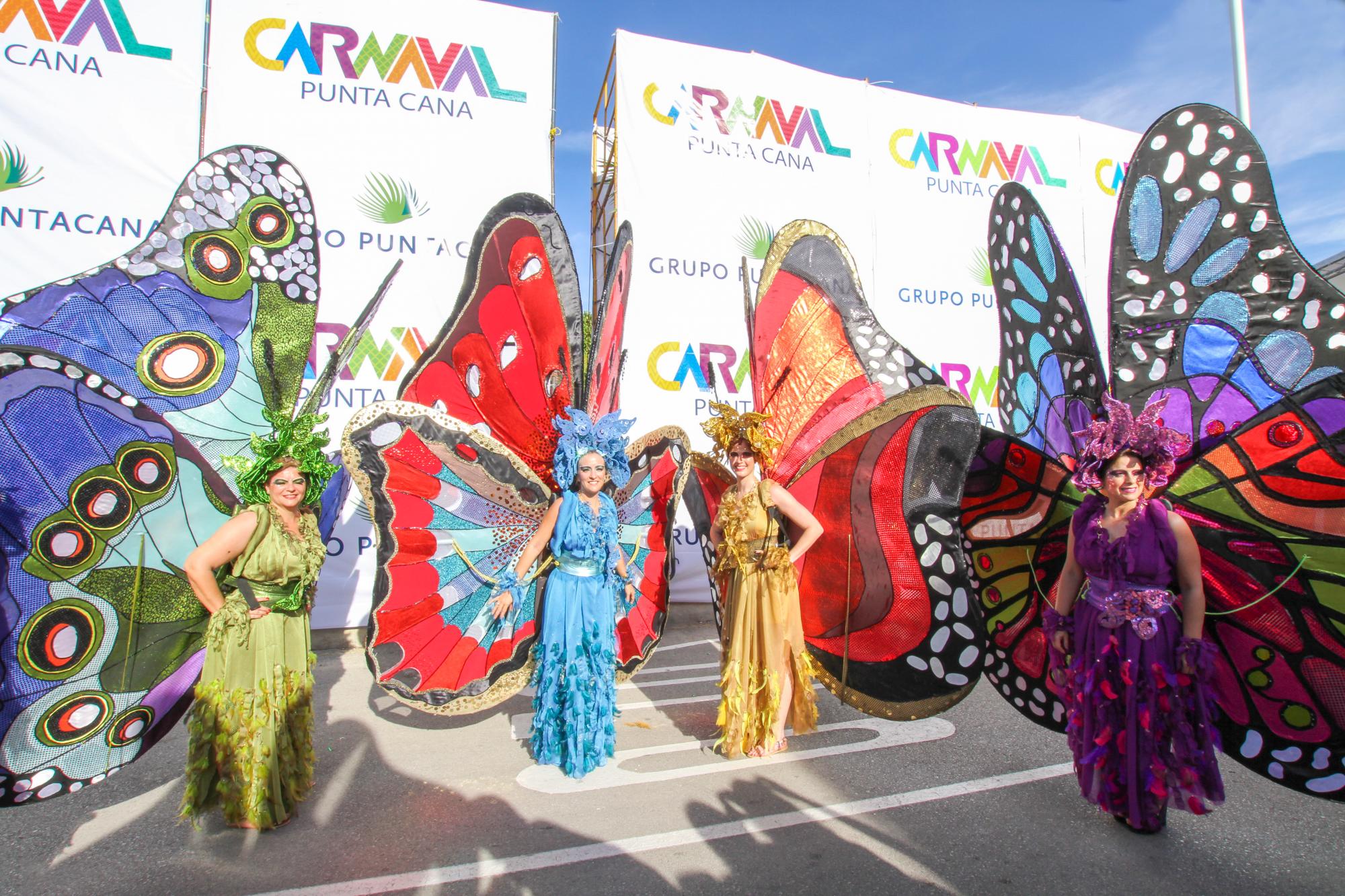 Traje que confeccionaron en 2014, en honor a Las Hermanas Mirabal.