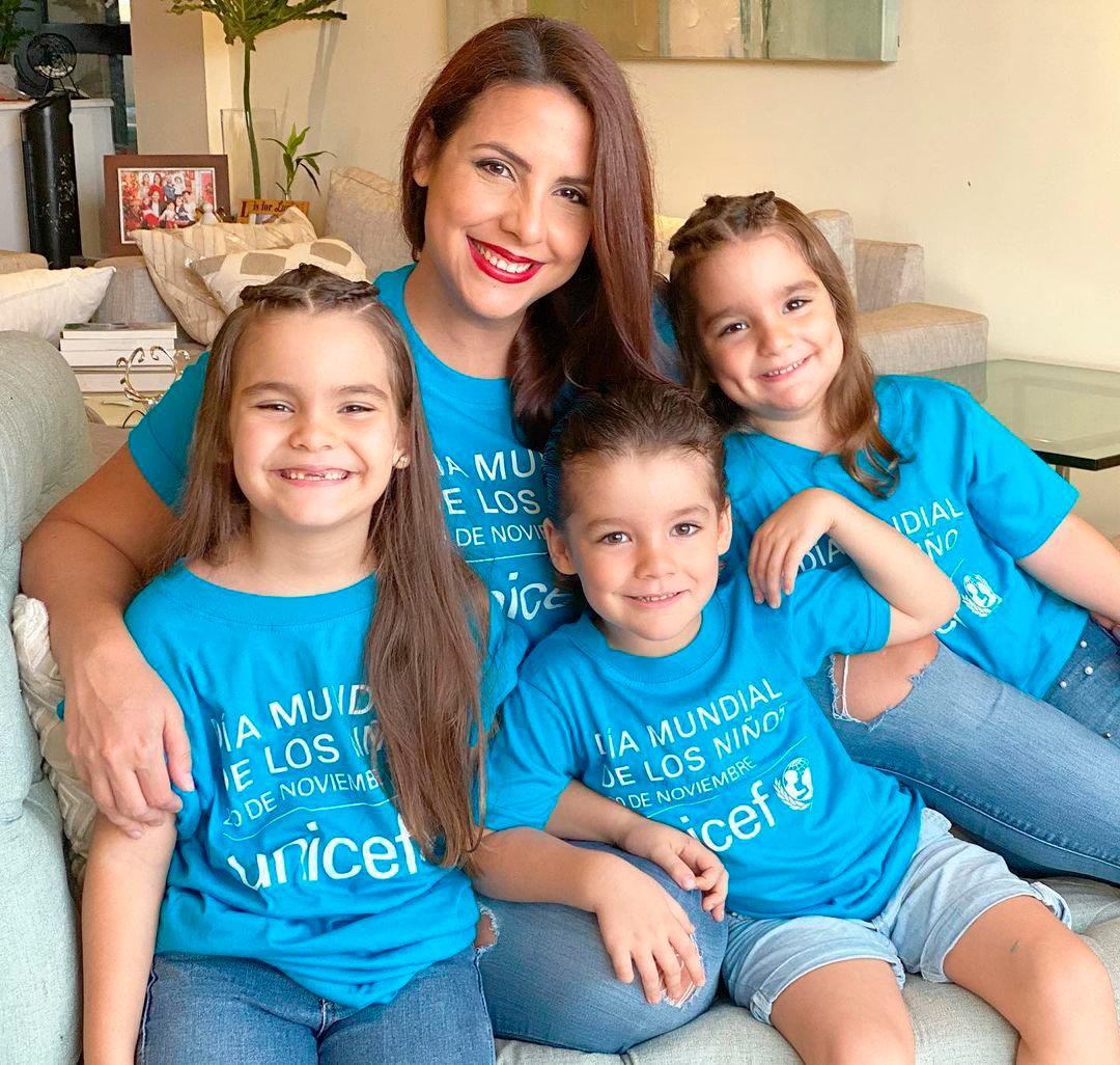 Laura Castellanos junto a sus hijos