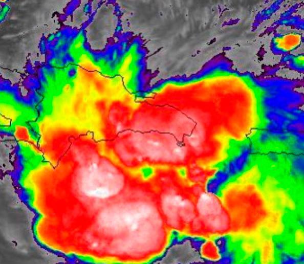 Centro de la tormenta Laura toca tierra de República Dominicana