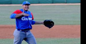 Lázaro Blanco, el mejor lanzador del béisbol cubano, se queda en EEUU