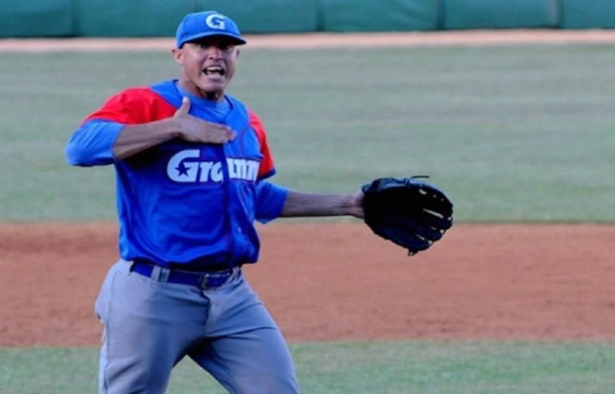 Lázaro Blanco, el mejor lanzador del béisbol cubano, se queda en EEUU