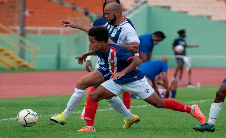 Delfines y O&M inician la inédita final de la Liga Dominicana de Fútbol