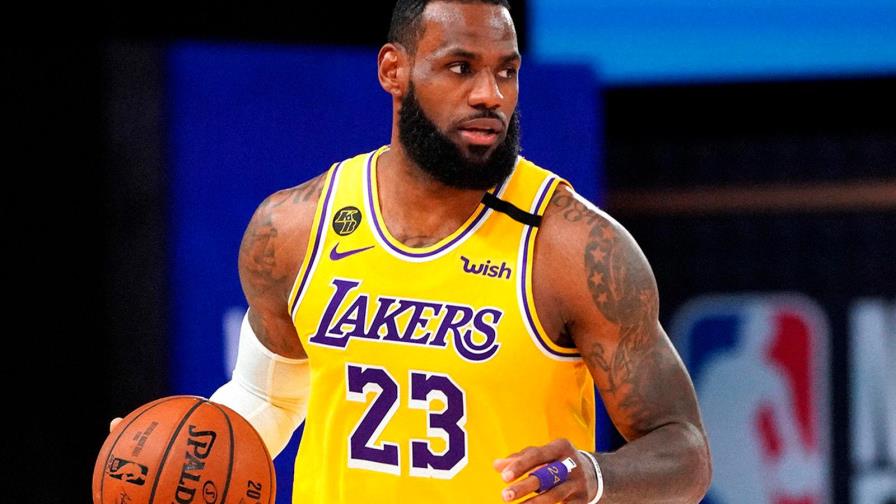 LeBron pone a la venta una casa en Los Ángeles por US$20,5 millones