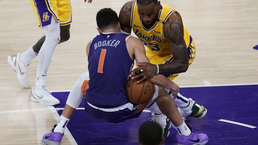 LeBron retornará del número 23 de su camiseta al 6, según se exhibe en Space Jam