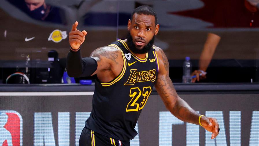 LeBron James se une al Fenway Sports Group y ahora es copropietario de los Medias Rojas