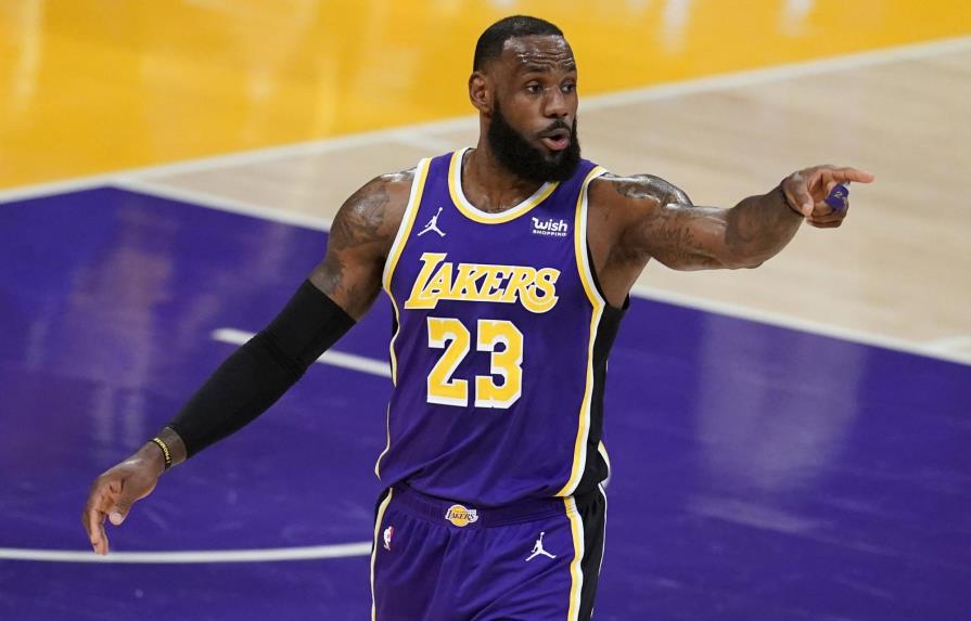 Vídeo | LeBron guía a Lakers ante Hornets, suman cuarto triunfo al hilo