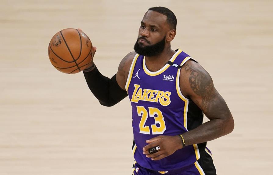 Vídeo | Remontada de Kings empaña el regreso de James con los Lakers