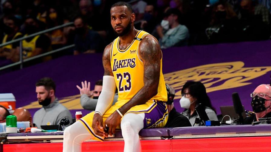 LeBron carga contra la NBA y atribuye ola de lesiones al calendario