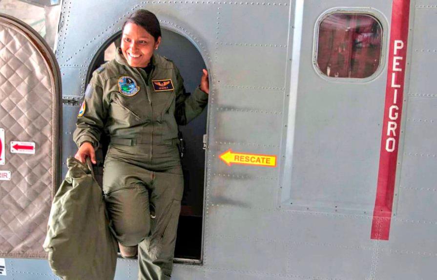 Lee Mateo, primera mujer en la historia dominicana en comandar un escuadrón de vuelo operacional 