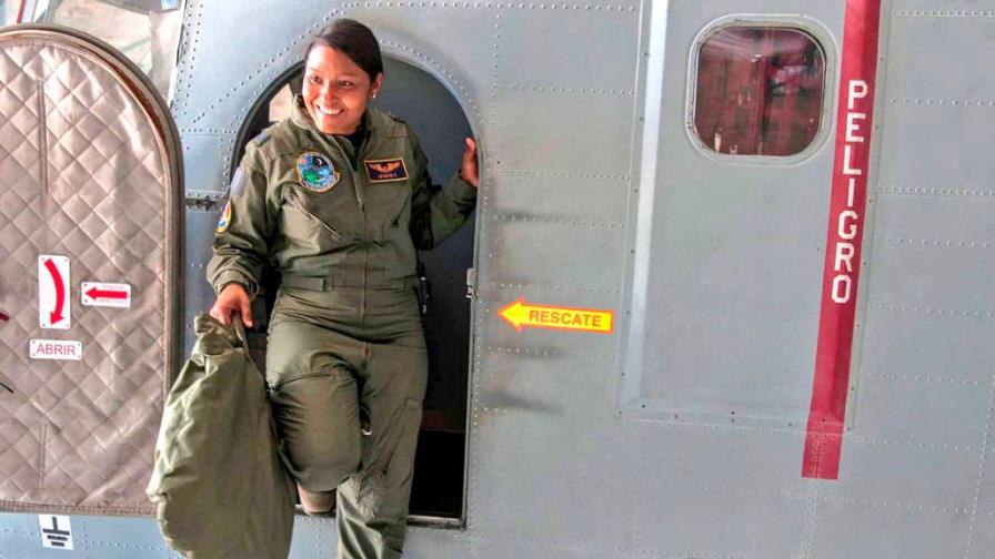 Lee Mateo, primera mujer en la historia dominicana en comandar un escuadrón de vuelo operacional 