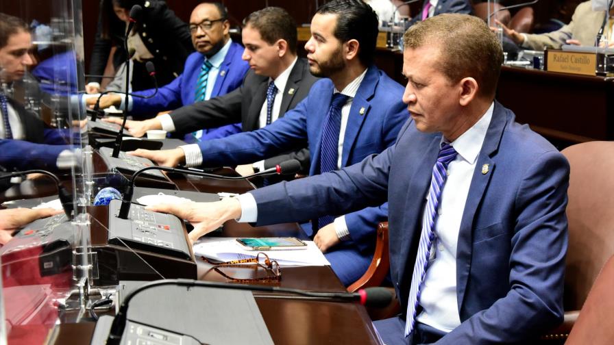 Diputados refrendan resolución de estatuto del Centro Internacional de Ingeniería Genética y Biotecnología Diputados refrendan resolución de estatuto del Centro Internacional de Ingeniería Genética y Biotecnología