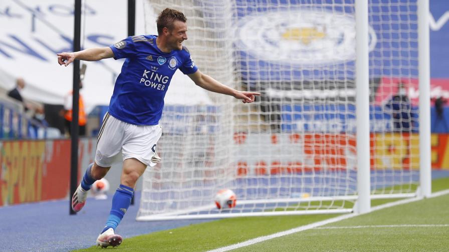 Jamie Vardy llega al centenar de goles y el Leicester se consolida en Champions