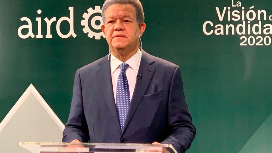 Leonel Fernández promovería una amnistía fiscal amplia Leonel Fernández promovería una amnistía fiscal amplia