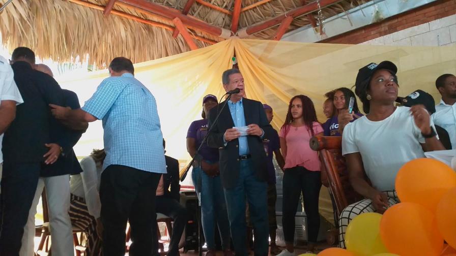 Leonel llama a sus seguidores a defender la democracia y la Constitución