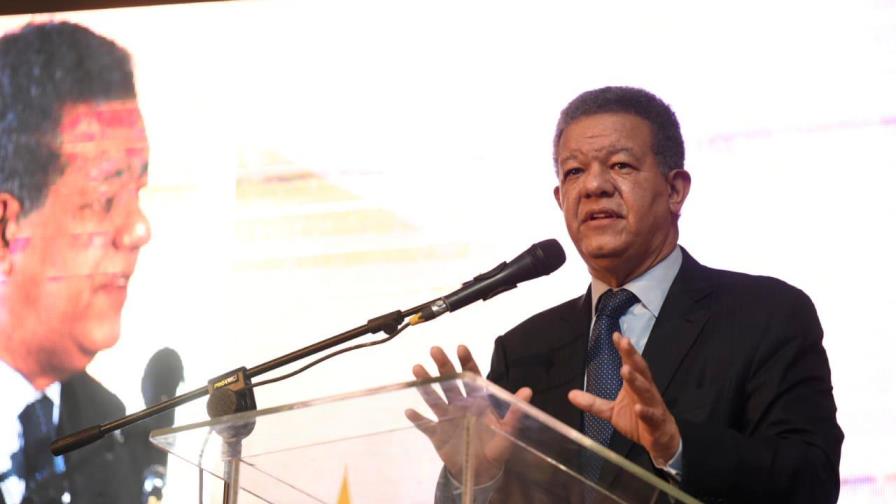 Leonel Fernández deposita recurso de “extrema urgencia” en el TSE contra primarias de su partido