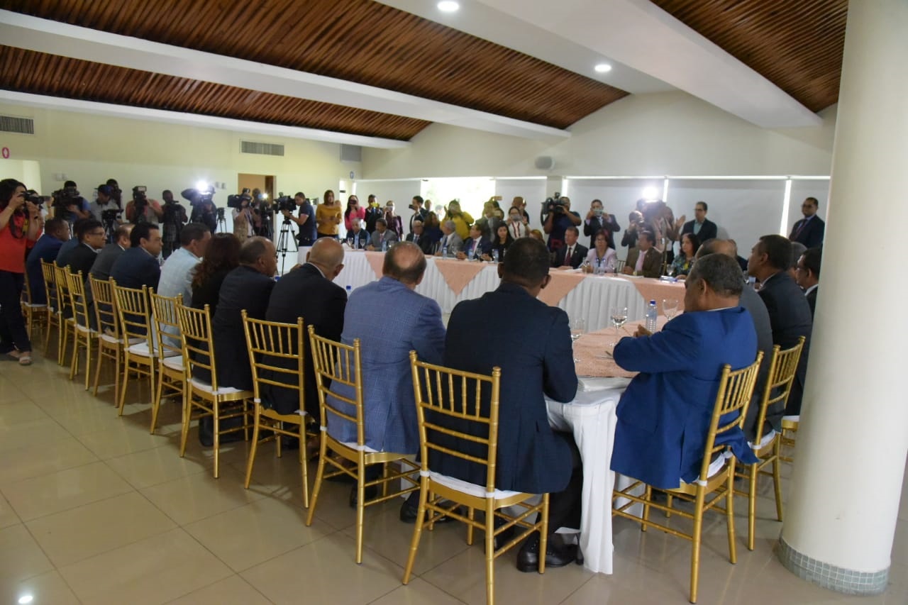 El encuentro del expresidente Leonel Fernández con 35 diputados del PLD