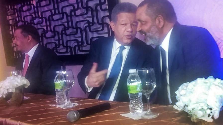 Expresidente del TSE anuncia su apoyo a Fernández