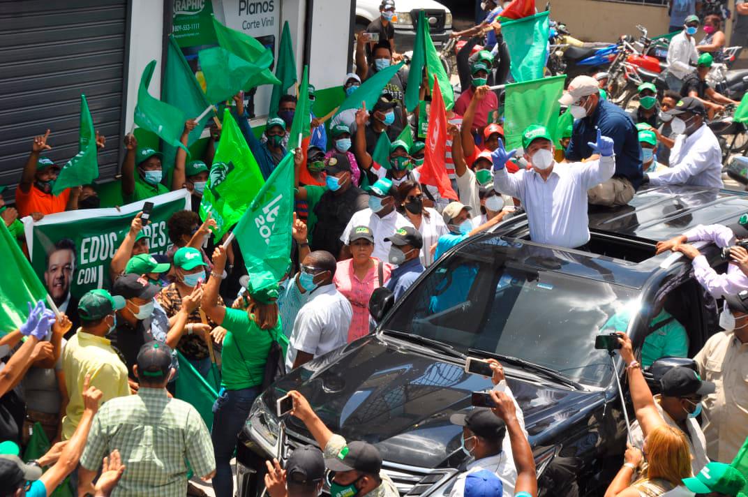 El presidente de la Fuerza del Pueblo, al realizar un recorrido por cinco provincias de la región Este. 