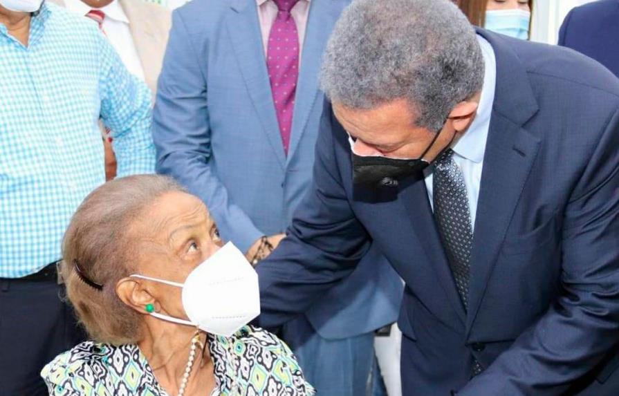 Realizarán cirugía a la madre de expresidente Leonel Fernández tras sufrir caída 