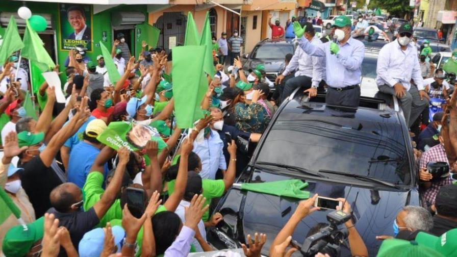 La campaña comienza a dejar a políticos y seguidores positivos a COVID-19