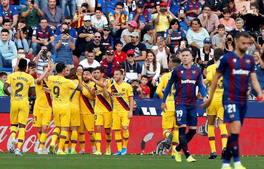 El Barcelona se estrella ante el Levante y deja en el aire el primer puesto