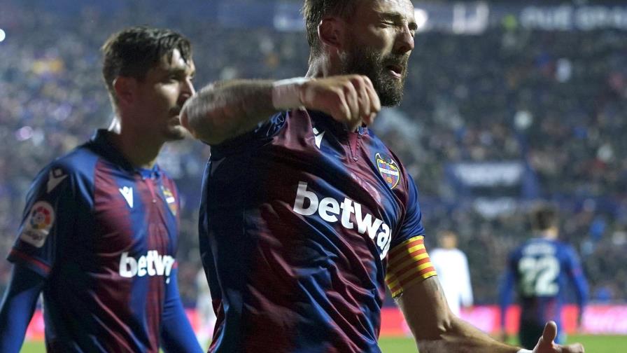 Victoria de Levante ante el Real Madrid lleva al Barcelona al liderato Victoria de Levante ante el Real Madrid lleva al Barcelona al liderato