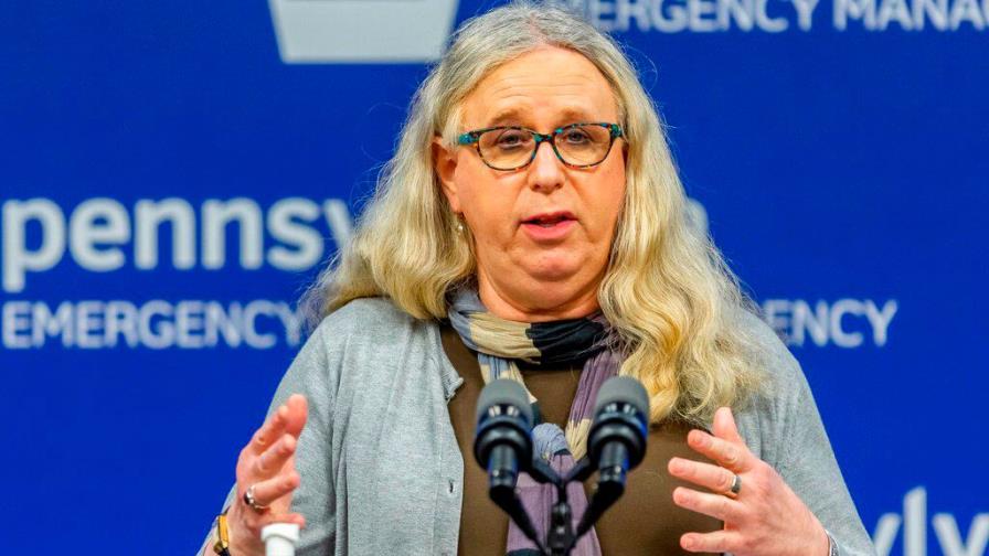 Pediatra transgénero integra el gobierno de Biden, en hecho histórico