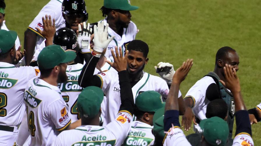 Fly de sacrificio de Leyba decide triunfo de las Estrellas Orientales Fly de sacrificio de Leyba decide triunfo de las Estrellas Orientales