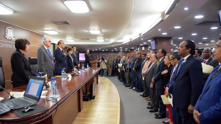 Junta y partidos  se reúnen hoy para debatir medidas
