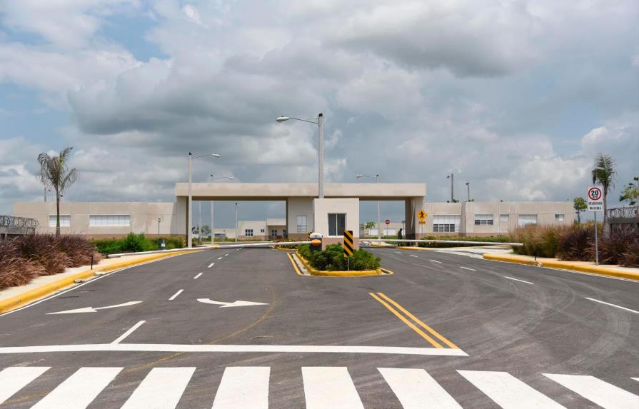 Llevan pacientes de Boca Chica a la base naval de la Armada