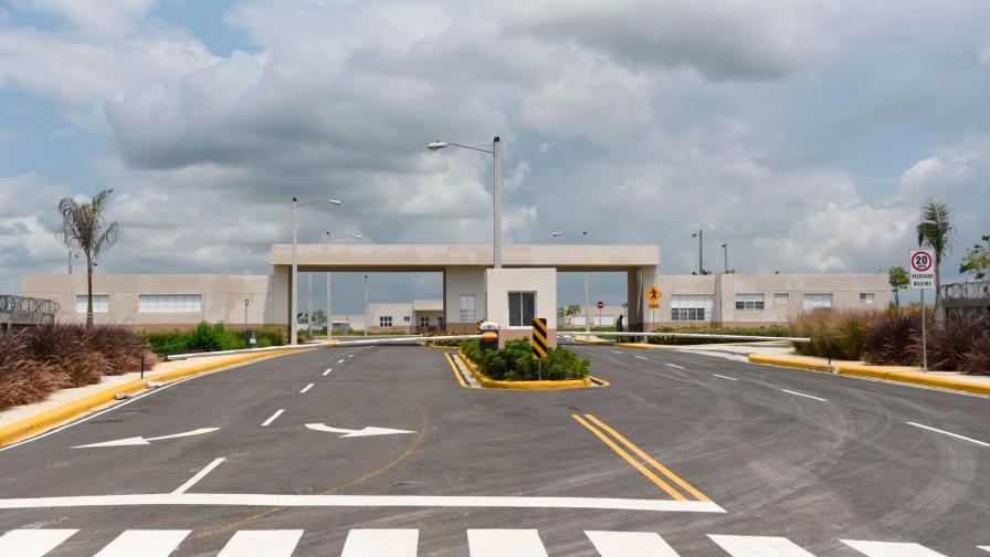 Llevan pacientes de Boca Chica a la base naval de la Armada
