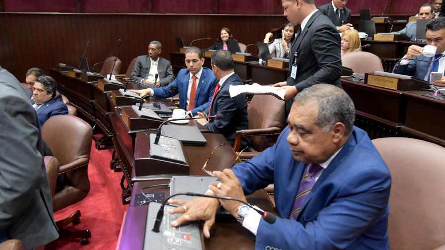 Los senadores convierten en ley Colegio de Abogados