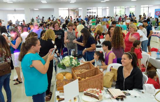 Bazar Internacional de las Damas Diplomáticas Bazar Internacional de las Damas Diplomáticas