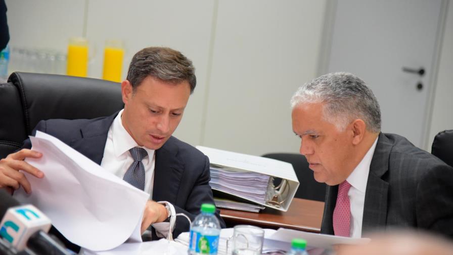 Terminan evaluación de postulantes al Tribunal Constitucional; solo 45 fueron elegidos Terminan evaluación de postulantes al Tribunal Constitucional; solo 45 fueron elegidos