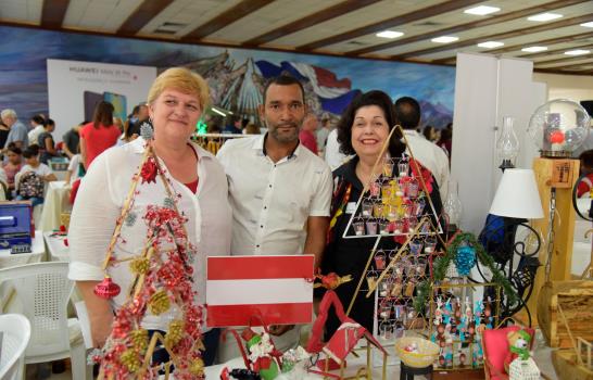 Las Damas Diplomáticas celebran su tradicional Bazar solidario
