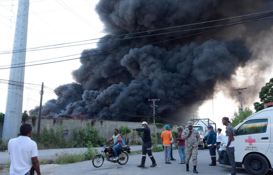 Un problema eléctrico pudo causar incendio en fábrica de Haina