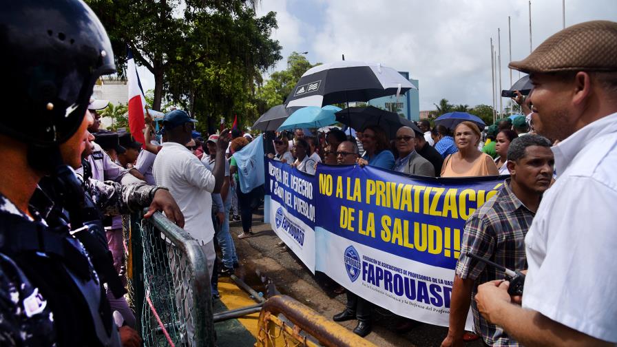 Proyecto de ley busca quitar “potestad” a la UASD sobre examen de residencias médicas 