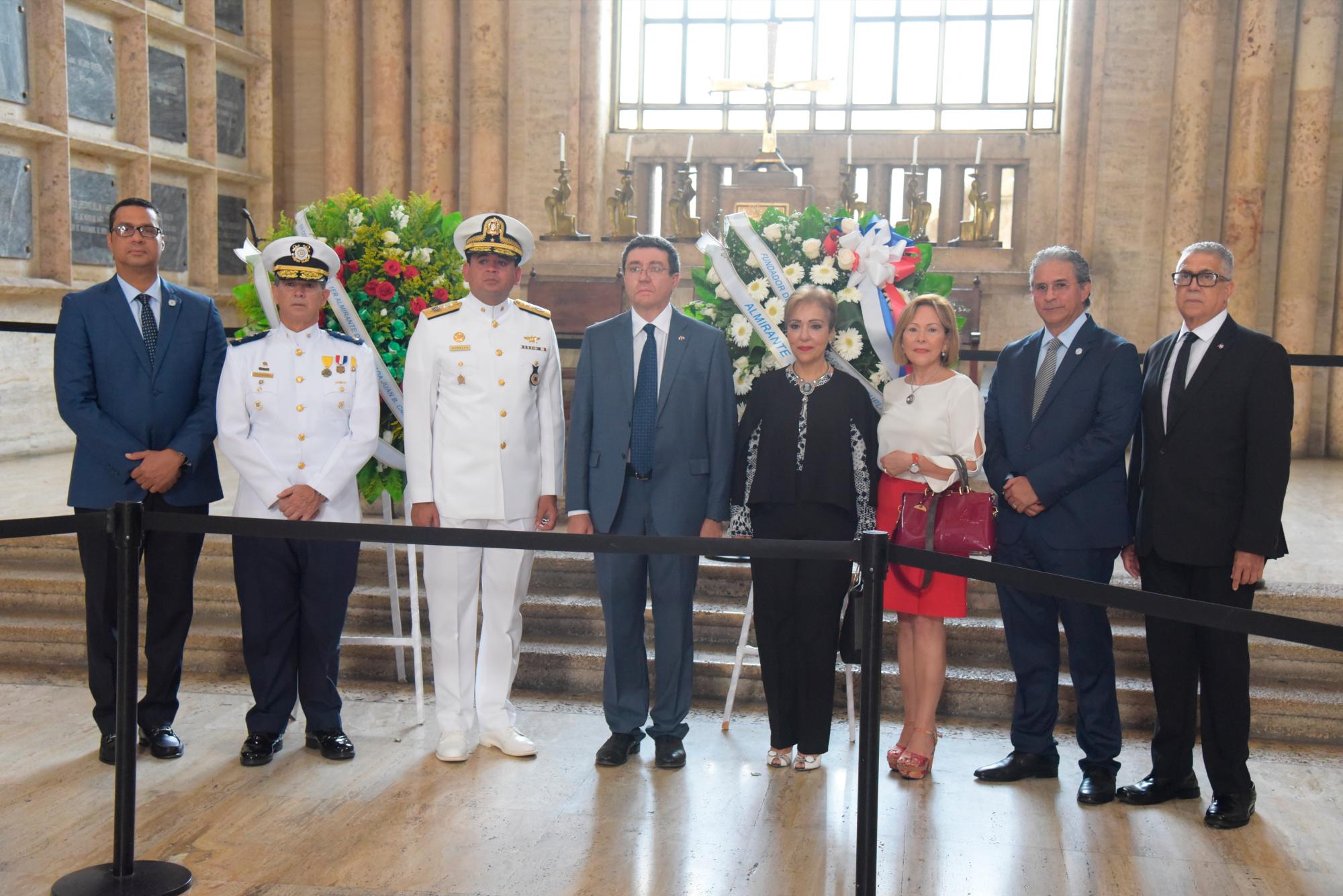 Gilberto Isaac Acevedo, Armando D’Alessandro, Contralmirante Julio Angel Morales, Andrea Canepari, Rosa María Nadal, Armidis Galán, Juan Carlos Farías y Polibio Díaz.