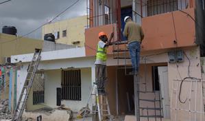 Siguen tareas conjuntas de recuperaci&oacute;n de viviendas aleda&ntilde;as a Polyplas