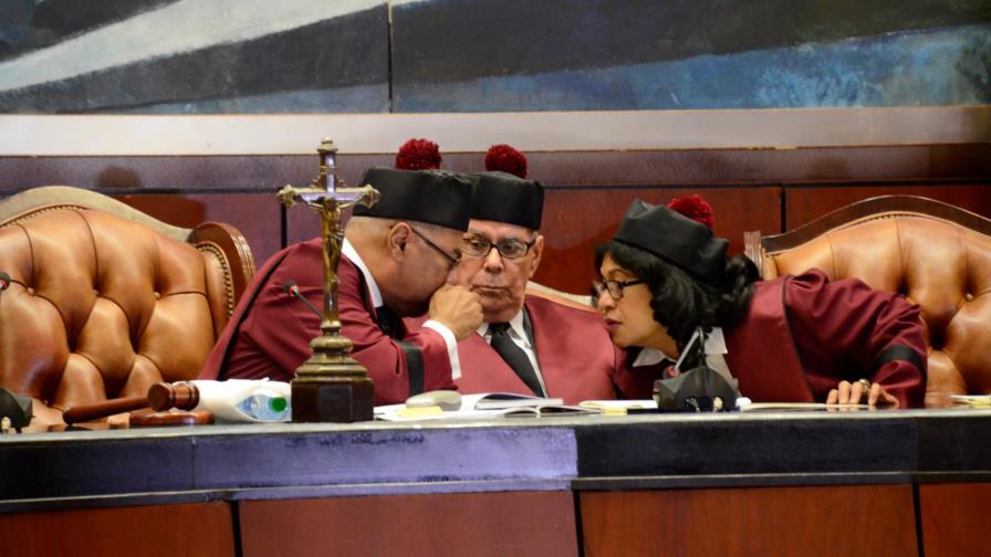 Tribunal Constitucional le da un “boche” a la Suprema Corte por desacatar sentencia Tribunal Constitucional le da un “boche” a la Suprema Corte por desacatar sentencia