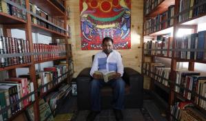 Librería rodante promueve lectura durante aislamiento por COVID-19 en México
