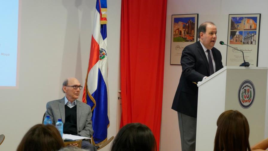 Presentan “Sabores ancestrales” de gastronomía dominicana en Feria del Libro de Madrid