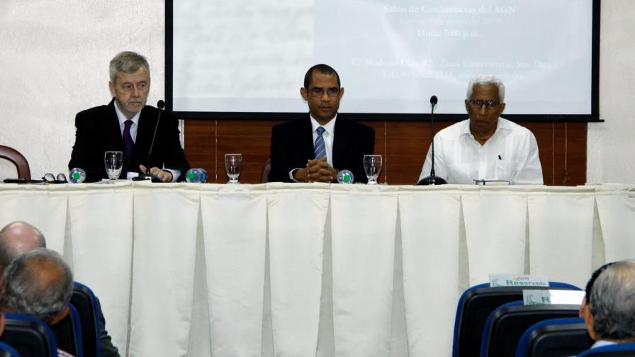 Ravina disertó sobre “Los documentos de la expedición Magallanes-Elcano”