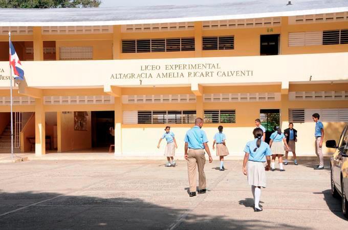  UASD adeuda tres millones de pesos a maestros contratados