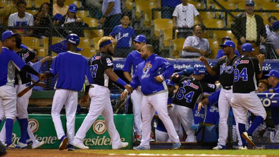 Licey se la pone difícil a las Estrellas y da un paso hacia su clasificación