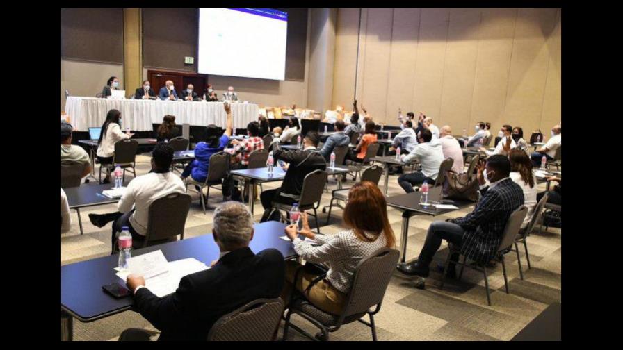 Salud Pública abre licitación de urgencia para comprar 12 millones de mascarillas