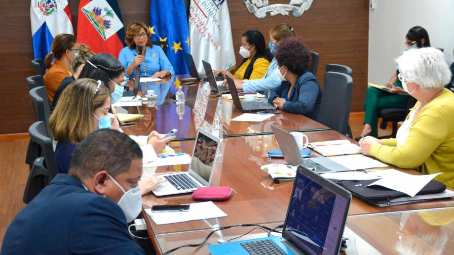 Autoridades dominicanas y haitianas presentan avances para cooperación binacional