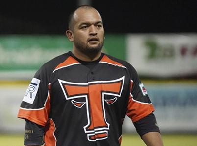 Carlos Hernández maniató a las Águilas Cibaeñas, para guiar la victoria de los Toros del Este, en la jornada dominical del round robin de la pelota invernal dominicana. (Fuente externa)