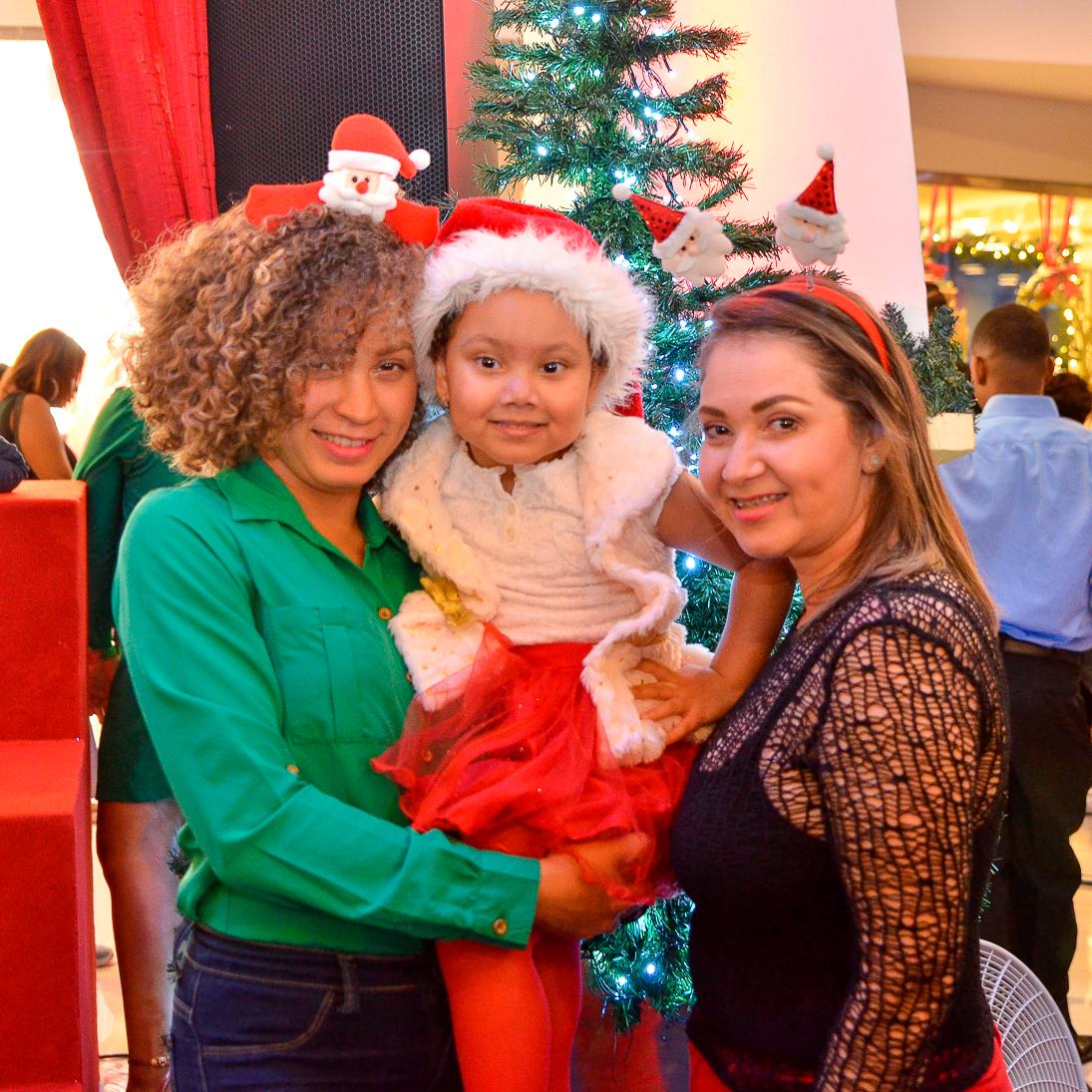 Liliangely Brito, Sherly Brito y Solange Escoboza.